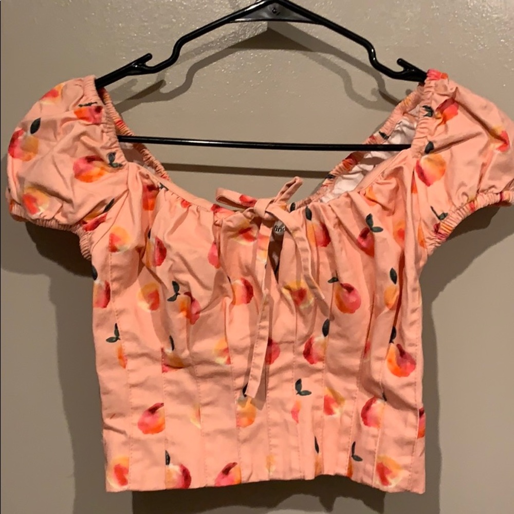 Finders keepers peach top